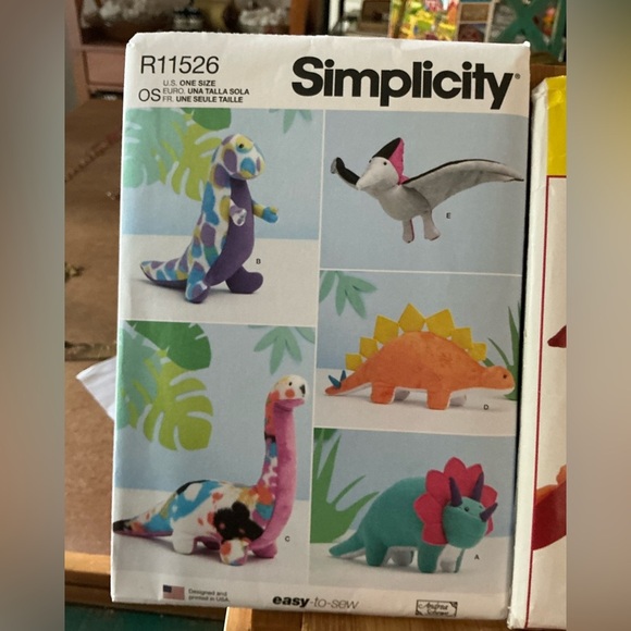 2 Patterns Crafts, Never Cut! McCalls MP440 & Simplicity R11526 - Picture 2 of 5